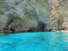Dzika natura połączona z turystycznymi oczekiwaniami idealnie pasuje do spędzenie wakacji z rodziną. Paradise Beach Corfu Beach Paradise Beautiful Destinations Beach Life
