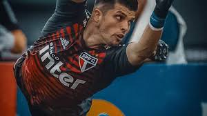 Volpi tiene experiencia en la liga mx ya que jugó entre 2015 y 2018 con el cuadro emplumado para después regresar a su. Tiago Volpi Google æœå°‹