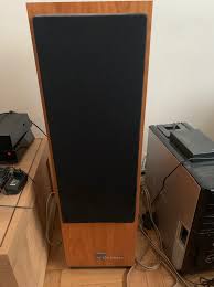 Cabasse gagne une nouvelle fois son pari en matière de qualité sonore, même avec ce modèle de pearl beaucoup plus compact que l'original. Enceintes Cabasse Modele Farella 402