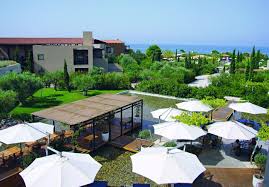 Use the filters to see hotels in a specific area of costa navarino, select a specific theme, brand, or hotel class from basic (1 star) to luxury hotels (5 stars) in costa navarino Hotel The Romanos An Der Costa Navarino Baumeister