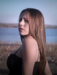 Ester Expósito's Role in 'Perdidos en la Noche'