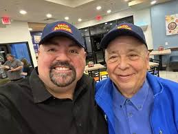 Fluffy posted a selfie sporting a Taco Palenque hat, while next to another  man wearing the same thing 👀 That man? None other than the Taco P founder  himself 🔗 bit.ly/4mcLMdr 😲