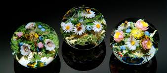 Glass paperweights with flowers inside. Seeing Leaves Of Glass Glassworks Essay And Poetry By Paul J Stankard Cleaver Magazine