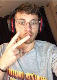 Theatre mode (alt+t) fullscreen (f) stream chat Twitch Sanchovies Age Real Name Net Worth And Instagram