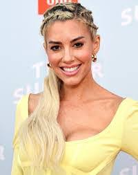 Heather Rey's Instagram, Twitter & Facebook