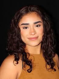 Kim Pedro's Instagram, Twitter & Facebook