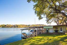 Lake lbj real estate texas hill country living ⛵️ a great life is lake life! Not In Mls 3 Bed Single Story Waterfront Sunrise Beach Lake Lbj Real Estate