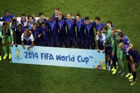 Piala dunia 2014 diselenggarakan di brasil untuk kedua kalinya setelah tahun 1950, pada tanggal 12 juni hingga 13 juli 2014. Piala Dunia 2014 Belanda Terbaik Ketiga Dunia Gilas Brasil 3 0 Raih Us 21 63 Juta Bola Bisnis Com