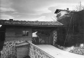 Guardhouse beneath the berghof (seen at the top right) adolf hitler and eva braun at the berghof. Berghof Obersalzberg Wikipedia