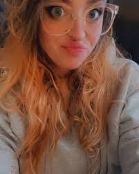 Amanda Detrick's Instagram, Twitter & Facebook