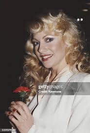 437 Stephanie Lawrence Photos & High Res Pictures