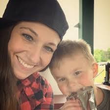 Carrie Lefler (@dviantgrrl)