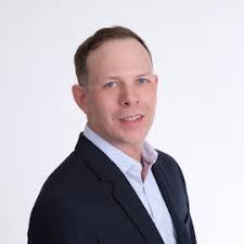 Iris Bae's Instagram, Twitter & Facebook