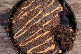 Looking for low calorie snacks to fill you up? Quick And Easy Chocolate Peanut Butter Protein Oatmeal Bake