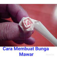 Kemudian setelah mencapai ukuran 3 cm tersebut, serongkan arah guntingan ke selebar kurang lebih 1/2 cm. Cara Membuat Bunga Mawar Dari Sedotan Kecil Yang Mudah Dan Simpel Beserta Gambarnya