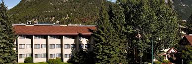 Los huéspedes pueden utilizar la piscina, el gimnasio y otros servicios del banff park lodge, de 4 estrellas, ubicado al otro lado de la calle. Homestead Inn Carmel Ca California Beaches