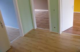 Dann kann das ein grund sein sich für parkett zu entscheiden, aber muss der fachmann vorm verlegen des neuen holzbelags die fliesen vorher komplett ausbauen? Bodenverleger In Deutschland Parkett Und Fliesen Zum Festpreis