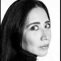 Karen Rosero's Instagram, Twitter & Facebook