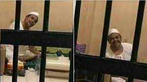 Habib rizieq yang sampai sekarang masih bertahan di arab saudi mendapatkan kiriman doa dari kawan dan pendukungnya lewat media sosial. Harusnya Hari Ini Habib Rizieq Bebas Pihak Polda Metro Keluarkan Surat Ini Agar Lebih Lama Ditahan Potensi Bisnis