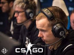 Playing for astralis with gla1ve, dupreeh Ecs S7 Qualifiers Astralis And Rogue Secured Spots At Lan Event Game Life