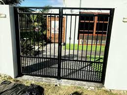 Berikut ini kami akan menawarkan salah satu prodak kami yaitu pintu dan pagar minimalis. 60 Model Pagar Rumah Minimalis Besi Dan Kayu Desain Apik