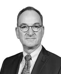 Paul Thrash's Instagram, Twitter & Facebook