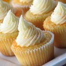 Jugos Y Ralladuras De Naranja Y Limon Amarillo Le Dan A Este Betun De Mantequilla Betun De Mantequilla Receta Cobertura Para Pastel Betun De Queso Crema Receta