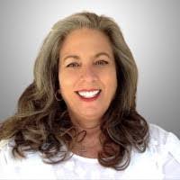 Melissa Hipp's Instagram, Twitter & Facebook