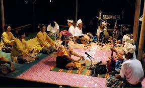 Tarian mak yong berasal dari patani, thailand. Chuikram Twitterissa Mak Yong Muzikal Drama Dan Tari Mak Yong Merupakan Satu Satunya Kesenian Malaysia Yang Diiktiraf Oleh Unesco Sebagai Warisan Pada 25 November 2005 Mak Yong Merupakan Sejenis Tarian Melayu Traditional