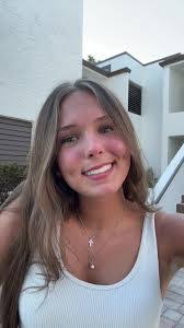 Avery Marsh's Instagram, Twitter & Facebook