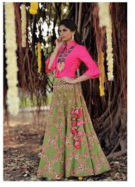 Budgetbrides How To Design A Trendy Pretty Mehendi Outfit In A Budget Of 5k Mehendi Outfits Elegant Skirt Outfits Indian Designer Outfits