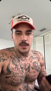 Dm me “coach” if you need help starting your personal brand! I am working 