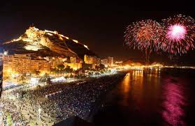 Der hauptbestandteil des festivals ist das feuer, ein symbol der sonne. Cuanto Sabes Sobre La Noche De San Juan Souvenirs Espanoles