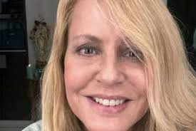 En outre, elle est la sœur de la journaliste et animatrice de télévision diana bolocco. Cecilia Bolocco Miss Universo 1987 Y Ex Esposa De Carlos Menem Llevo Desde Noviembre De 2018 En Una Cuarentena Con Mi Hijo Loc