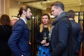 Czy mimo wszystko polski pomocnik będzie mógł zagrać w kolejnym spotkaniu z hiszpanią? Grzegorz Krychowiak Zdobywa Swiat Mody Otwarcie Salonu Balamonte W Poznaniu Zdjecia Film Wielkopolska