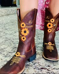 Guzerá Moda Coutry - Fabricante de Botas na Rua 44 em Goiânia.