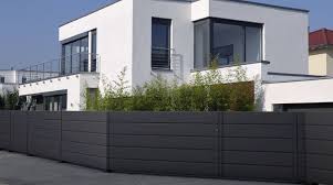 Gartenzaune Aus Holz Alu Oder Niro In Freistadt Haus Gestalten Gartenzaun Holz Flachdachhaus