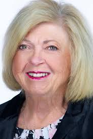 Carrie Poynter's Instagram, Twitter & Facebook