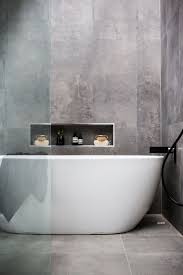 Ainsi, vous allez savoir ce que vous recherchez et trouver une idée de décoration salle de bain sera beaucoup plus facile! Idee Deco Salle De Bain Pinterest Et Revetement En Beton Avec Niche Murale Contemporary Bathroom Tiles Bathroom Inspiration Grey Bathroom Tiles