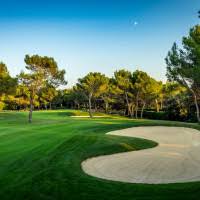 Toute l'équipe vous souhaite une excellente semaine.#golf #golfdepontroyal #mondaygolf #actus. Golf International De Pont Royal