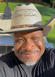 Mammah! Happy Sunday! My happy place is hanging out in the backyard with  some meat