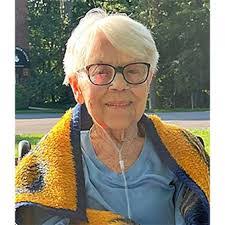 Maureen Kuhn's Instagram, Twitter & Facebook