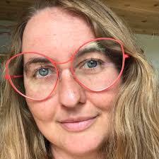 Mari Sakiyama's Instagram, Twitter & Facebook