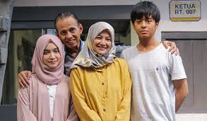 Bersifat baik atau mencegah penonton film dua garis biru Dua Garis Biru Oh So Relatable Gracemelia Com Parenting Blogger Indonesia
