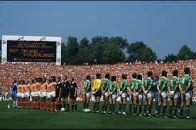 Dennoch gewann oranje nur 1988 einen großen titel, damals fand die. Mothersoccer On Twitter Parkstadion Gelsenkirchen Republic Of Ireland Vs Holland 1988 Euro88 Uefa Knvb Faireland Http T Co 8qwamqcil6