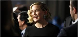 Kate hudson, 41, just shared a bunch of sweaty photos and videos from her recent workout, and her abs look so toned. Kate Hudson Freaks Fans Out In New Instagram Video