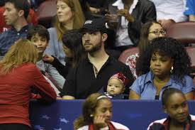 As her daughter, three, held the rich sponge cake up to the camera, serena said: Serena Williams Daughter Courtside At Tennis Match Simplemost