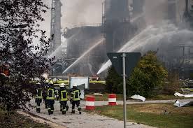 Explosion, fire erupt at vohburg refinery in germany. Ten Hurt In Blast Blaze At German Refinery