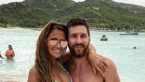Com que ell juga al futbol, jo l'acompanyava en totes les seves necessitats. Antonella Roccuzzo Krass So Viele Instagram Follower Hat Messis Frau