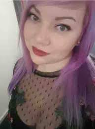 Shop worker, 32, who put off getting Covid jab shares warning as she lies  gasping in hospital bed